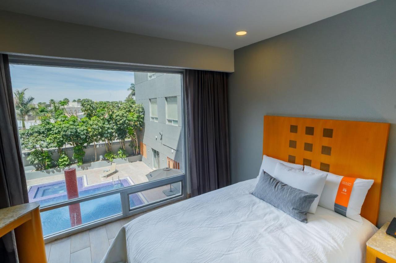 Real Inn โทร์เรออน ภายนอก รูปภาพ