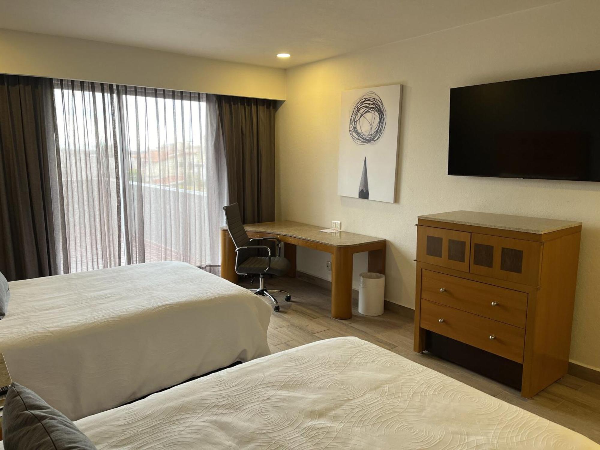 Real Inn โทร์เรออน ภายนอก รูปภาพ
